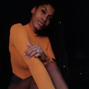 Meet your Posher, Dominique